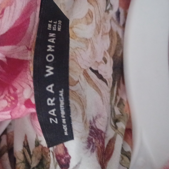 Zara women's size large floral blouse - Picture 2 of 3